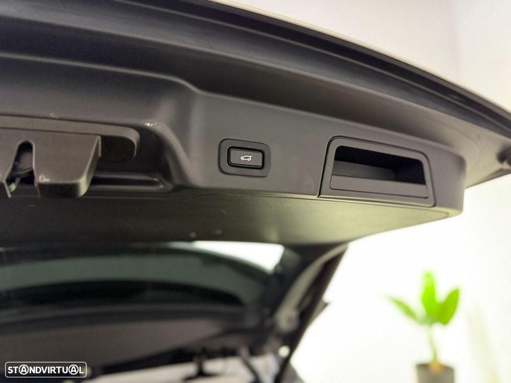 Land Rover Range Rover Evoque 1.5 P300e AWD R-Dynamic HSE Auto - 29