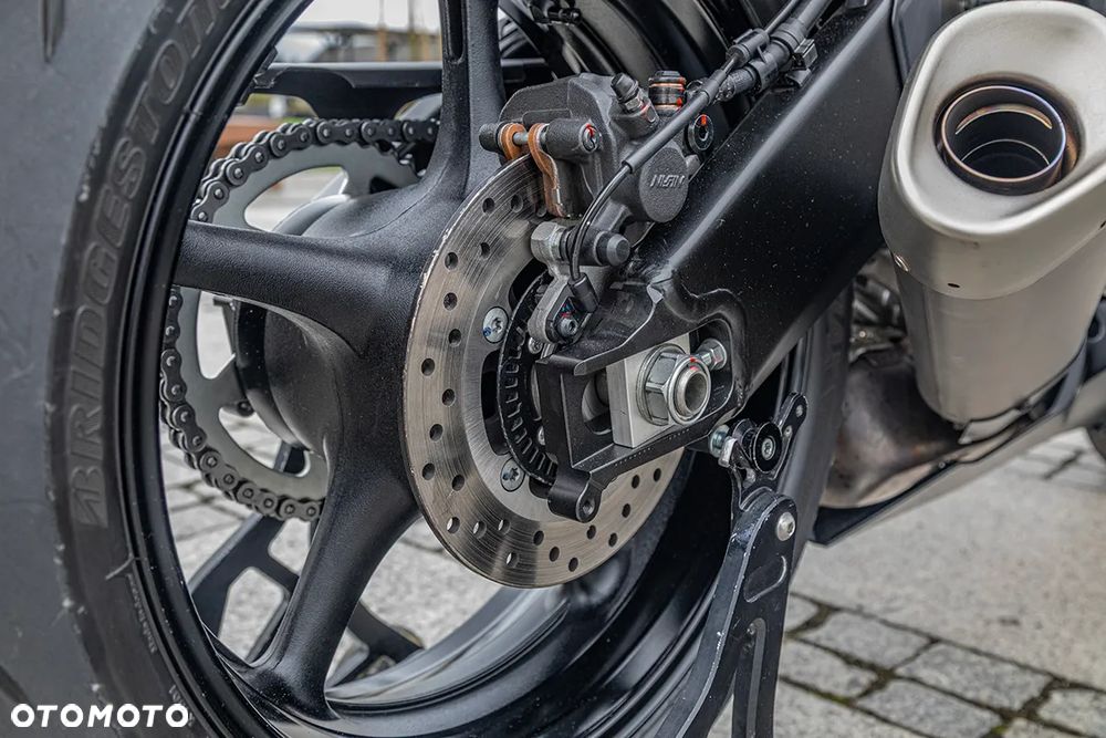 Yamaha R6 - 19