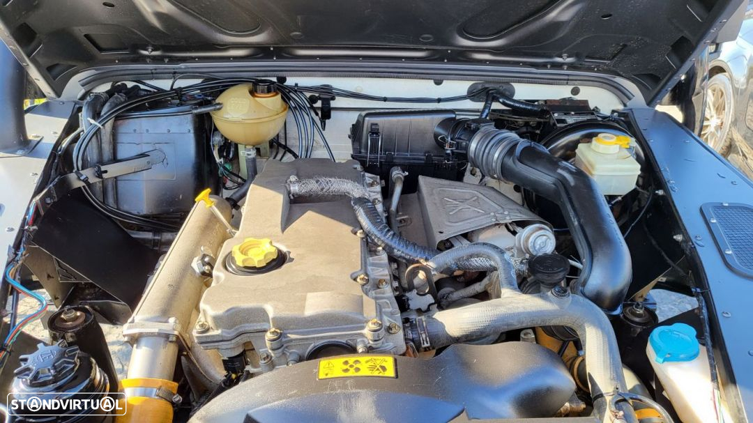 Land Rover Defender 90 2.5 TD5 Metal Top - 19