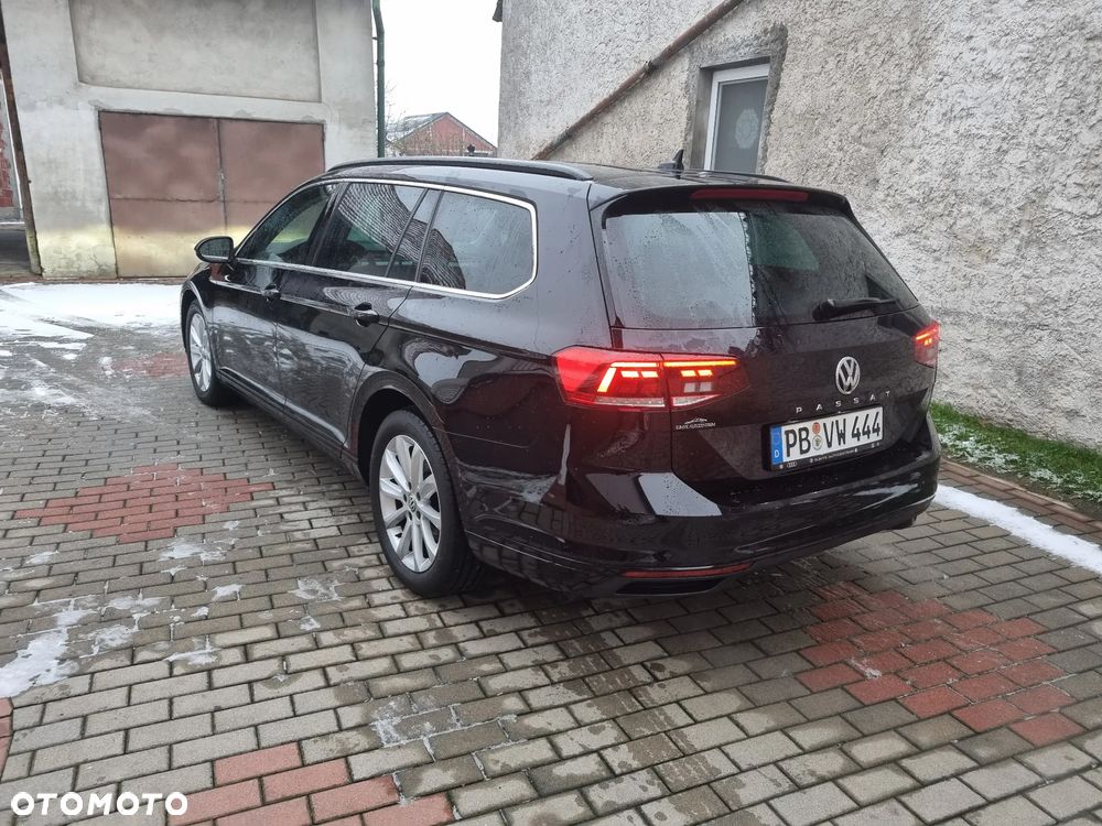 Volkswagen Passat Variant 2.0 TDI SCR DSG Comfortline - 2