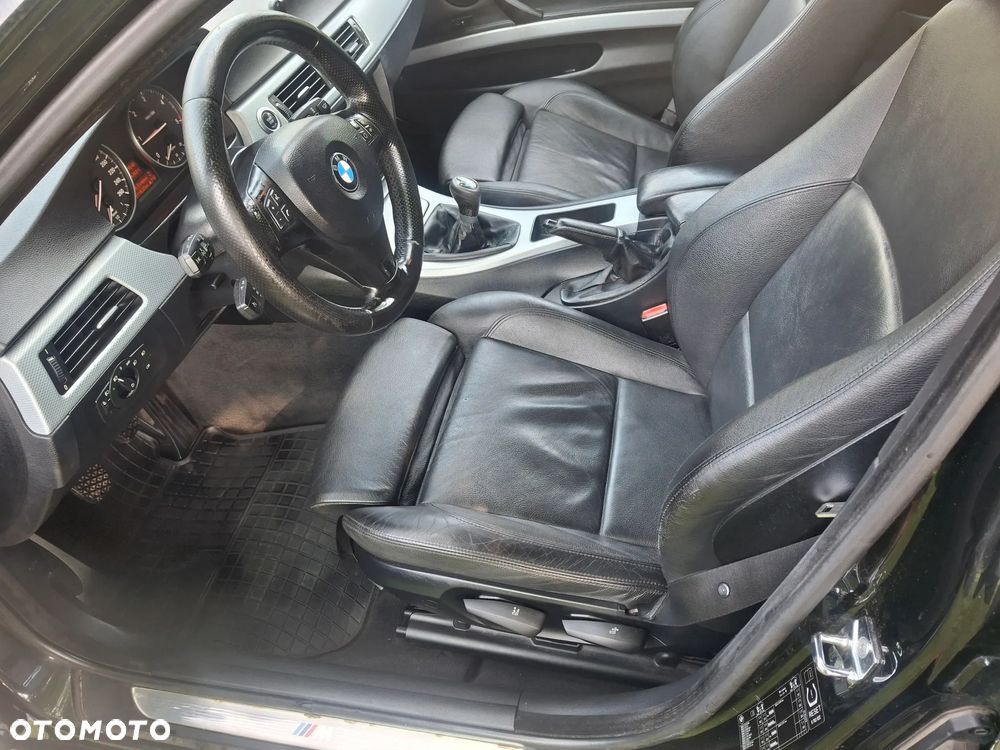 BMW Seria 3 318d DPF Edition Sport - 11
