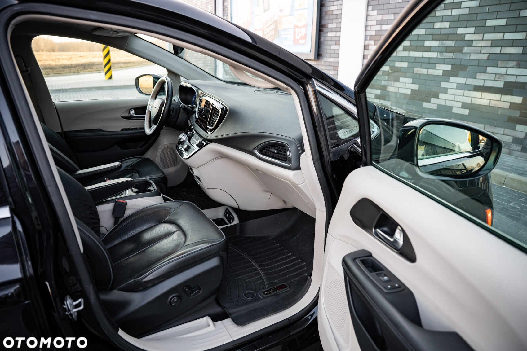 Chrysler Pacifica - 18