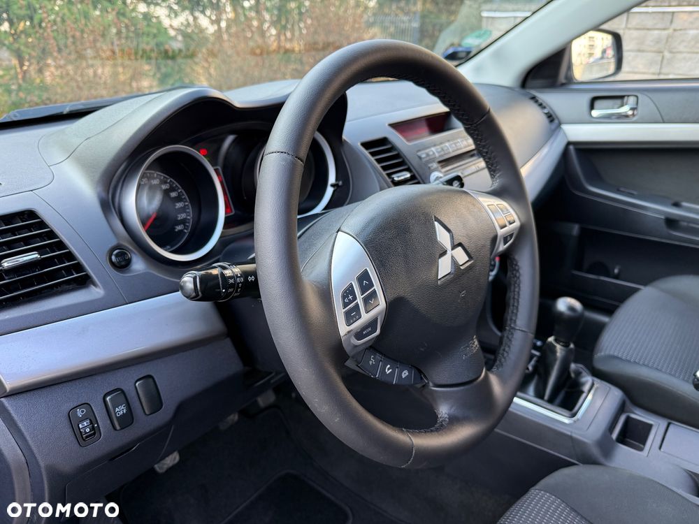 Mitsubishi Lancer 1.8 Intense - 17