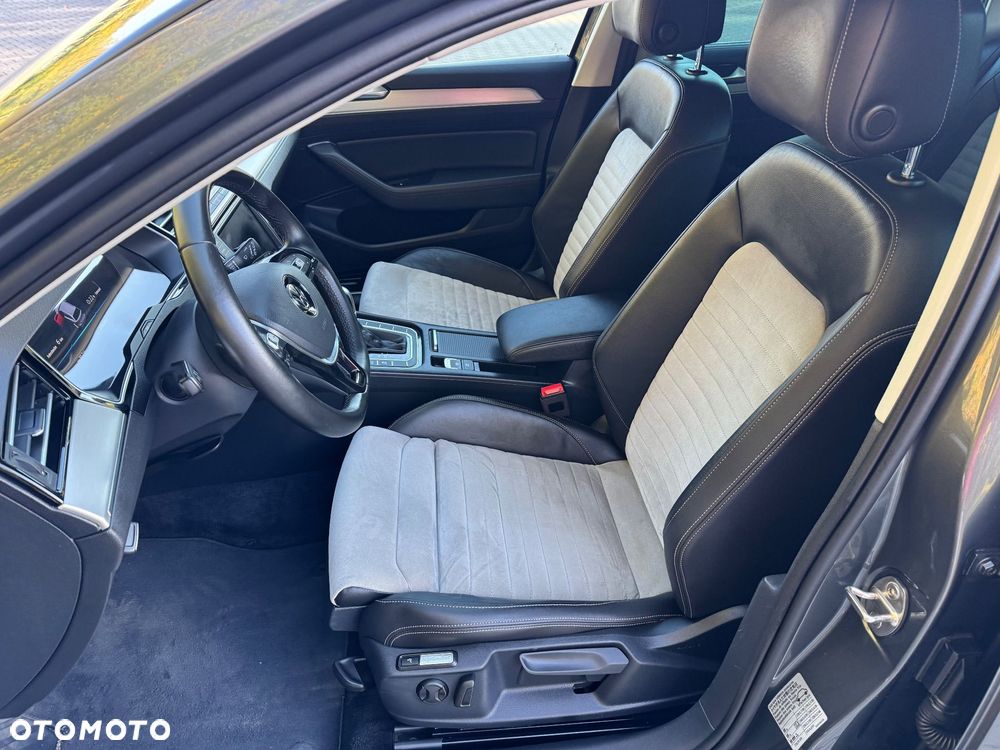 Volkswagen Passat Variant 2.0 TDI SCR DSG Highline - 17