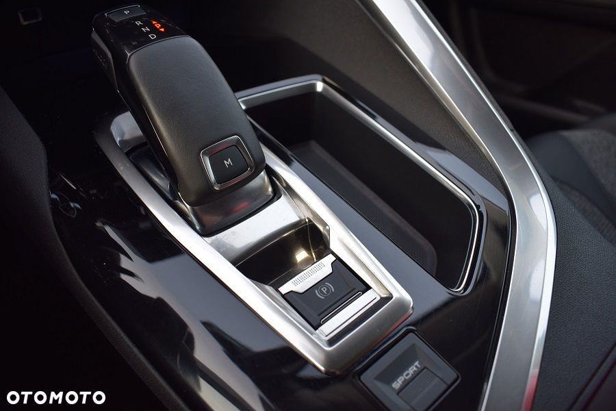 Peugeot 3008 PureTech 130 Stop & Start GPF EAT8 Allure - 26