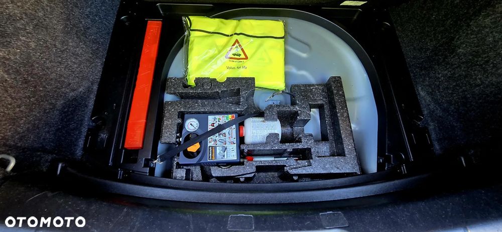 Volvo V40 T3 Kinetic - 31