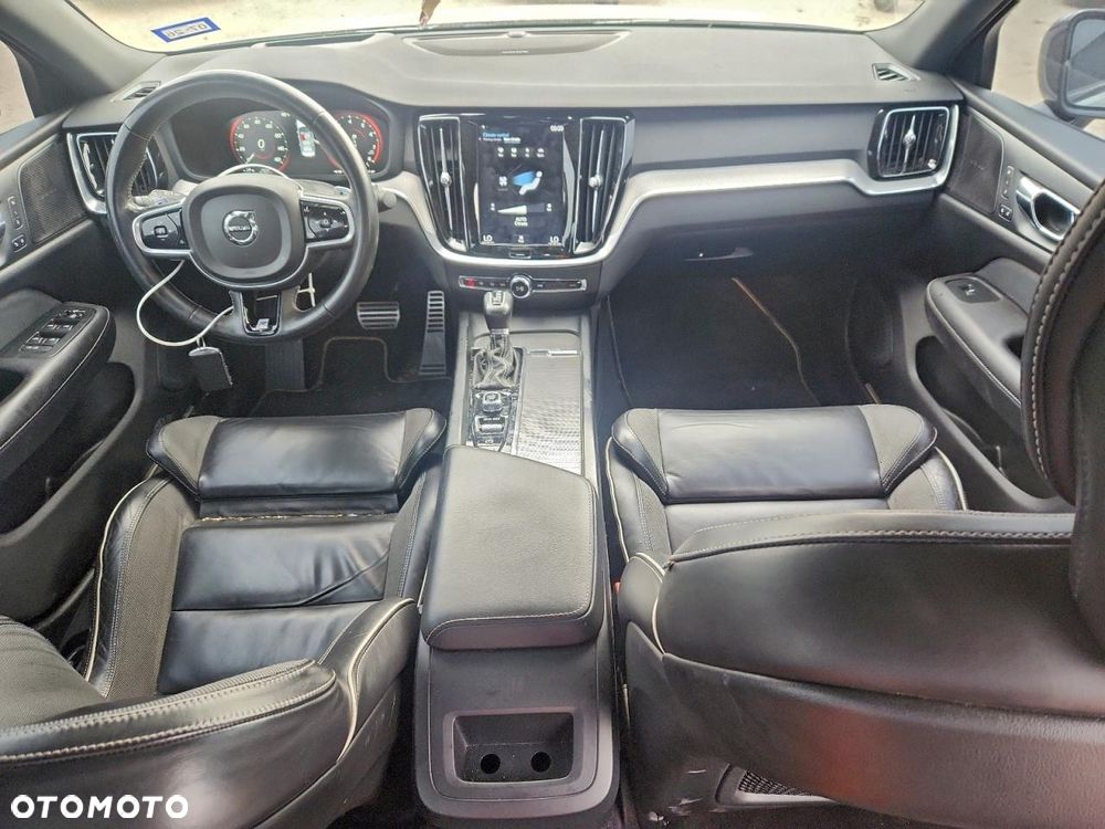 Volvo S60 T5 R-Design - 8