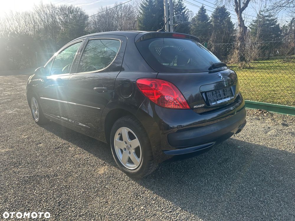 Peugeot 207 - 6