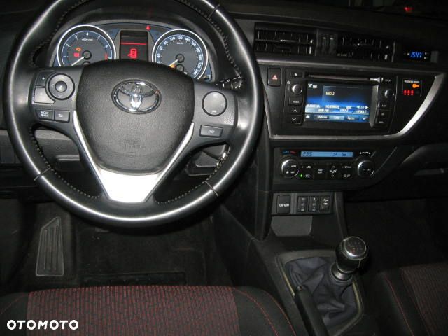 Toyota Auris 1.6 Premium - 12