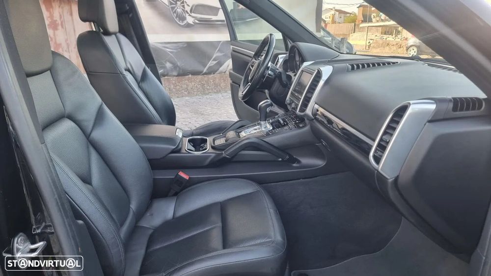 Porsche Cayenne S E-Hybrid - 11