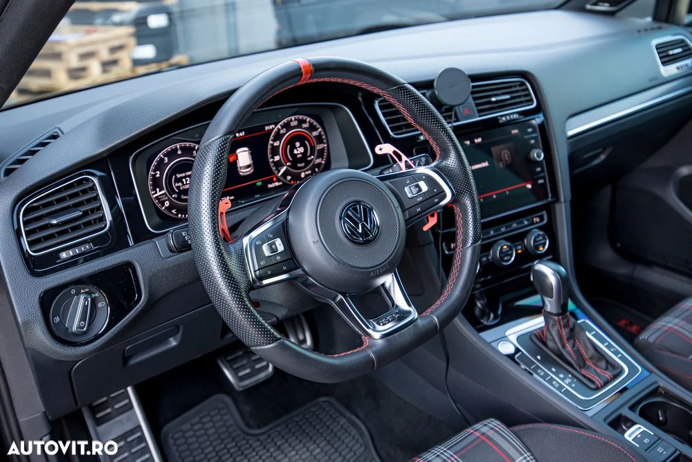 Volkswagen Golf 2.0 TSI DSG GTI - 17