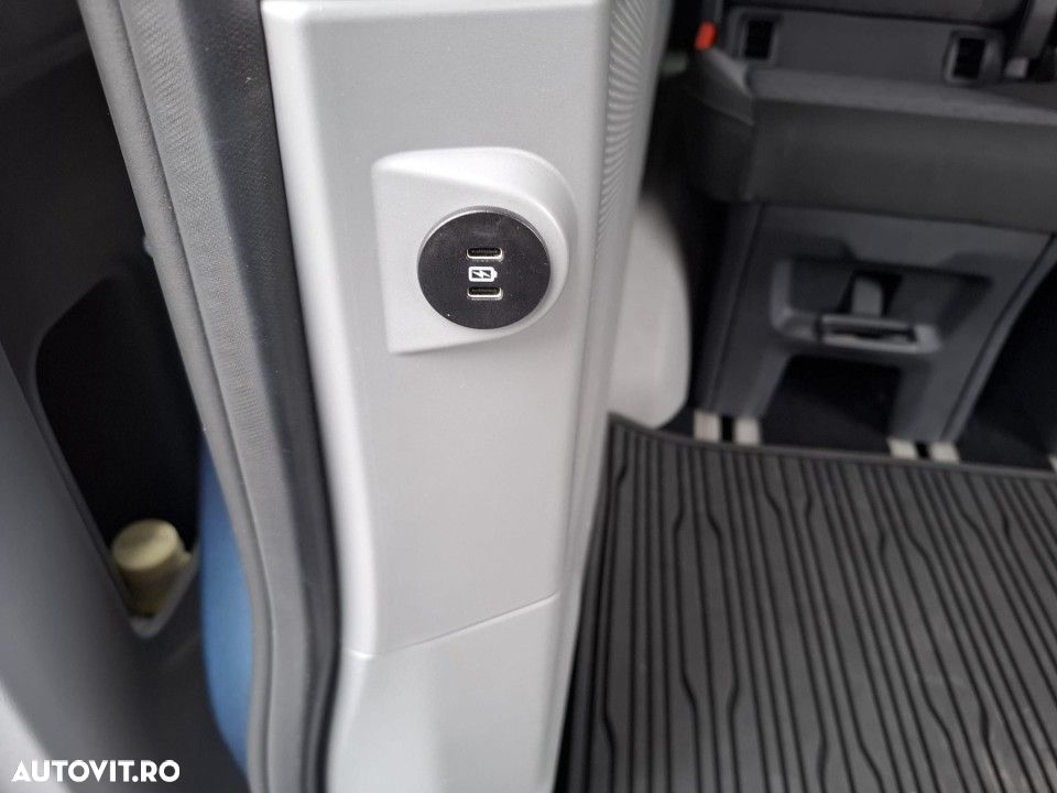 Ford Tourneo Custom - 21