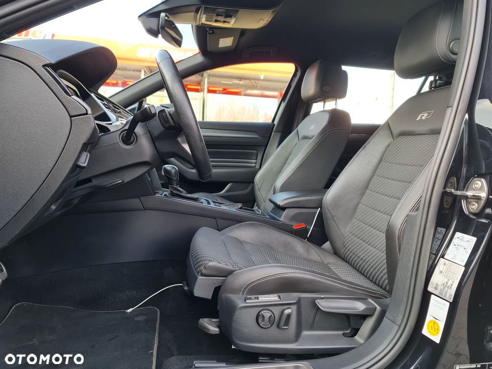 Volkswagen Passat ver-variant-2-0-tdi-scr-dsg-r--line - 12