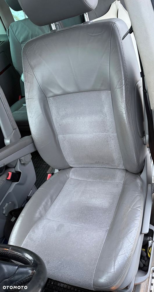 Volkswagen Multivan - 10