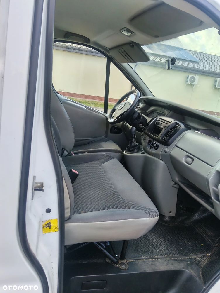Opel Vivaro - 17