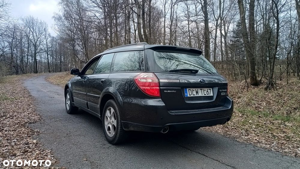 Subaru Outback 2.0 D Comfort - 1