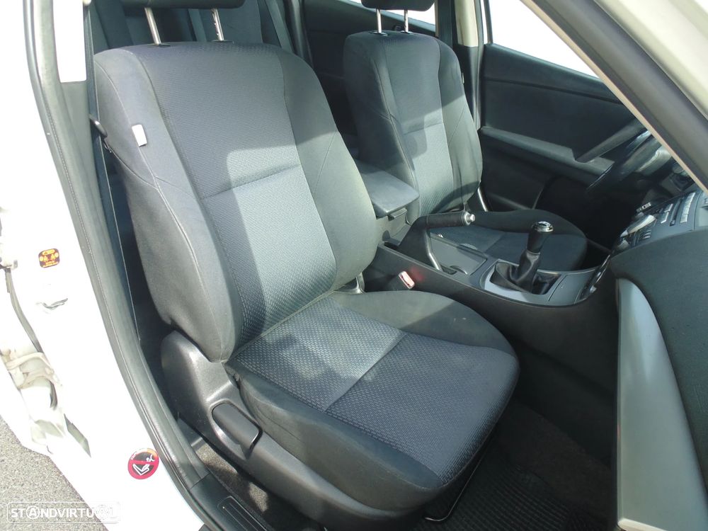 Mazda 3 MZ-CD 1.6 Exclusive - 19