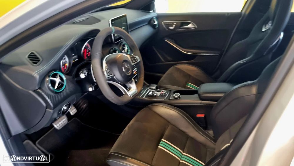 Mercedes-Benz A 45 AMG 4Matic Speedshift 7G-DCT PETRONAS 2015 World Champion Edition - 5