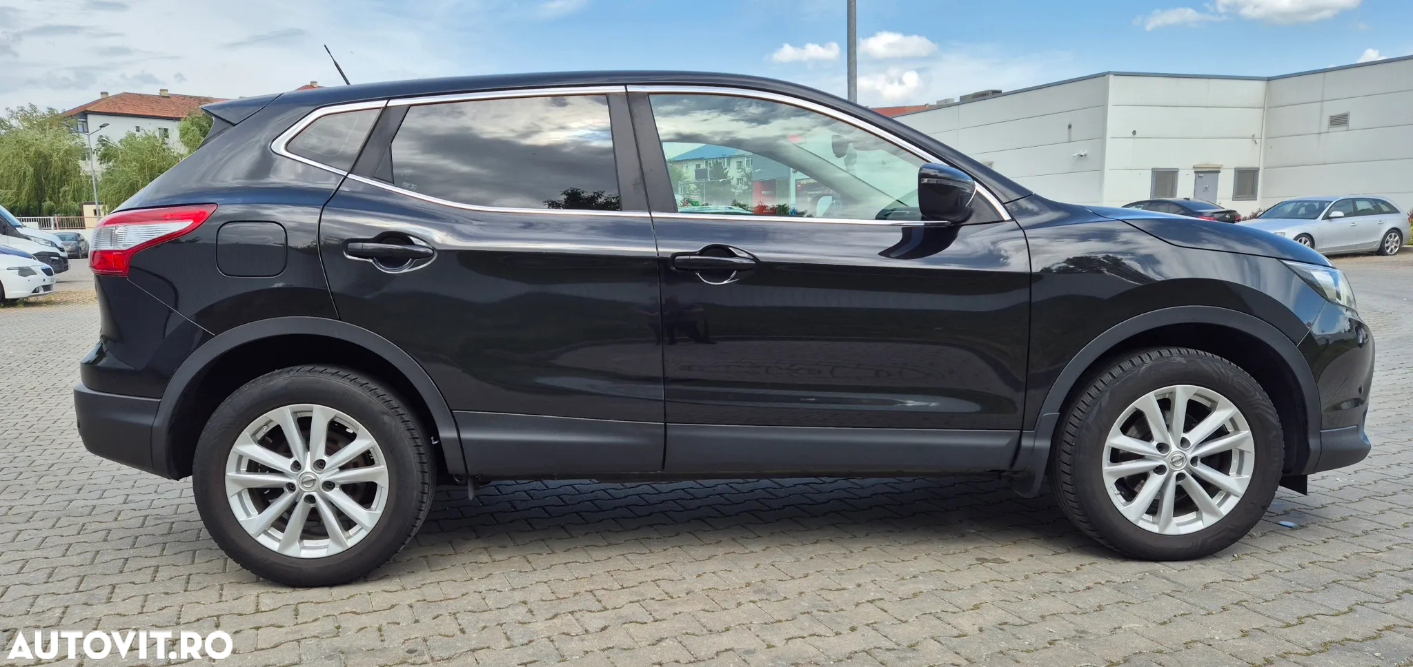 Nissan Qashqai 1.5 DCI N-Connecta - 15