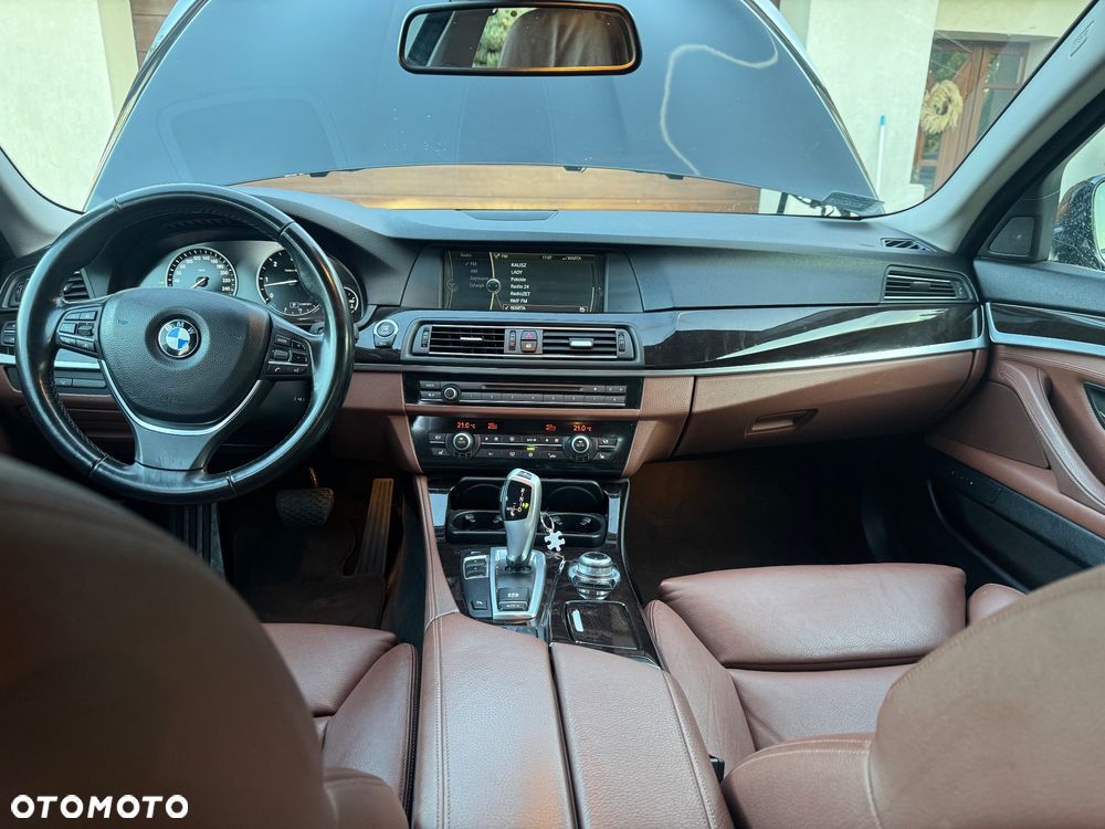 BMW Seria 5 535d Sport-Aut Luxury Line - 7