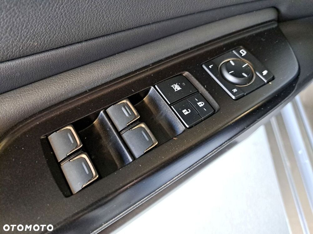 Lexus ES 300h Business Edition + - 41