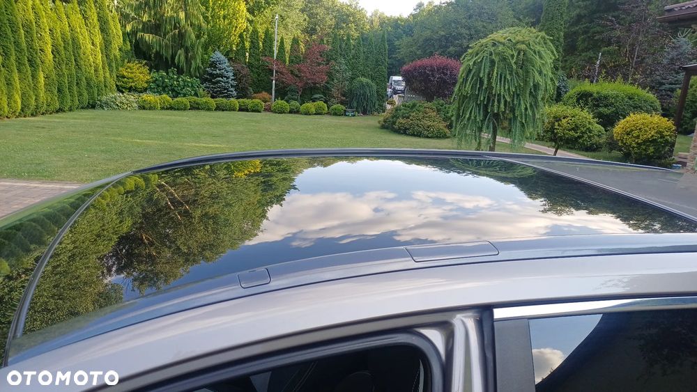 Toyota Avensis 1.8 Premium - 12