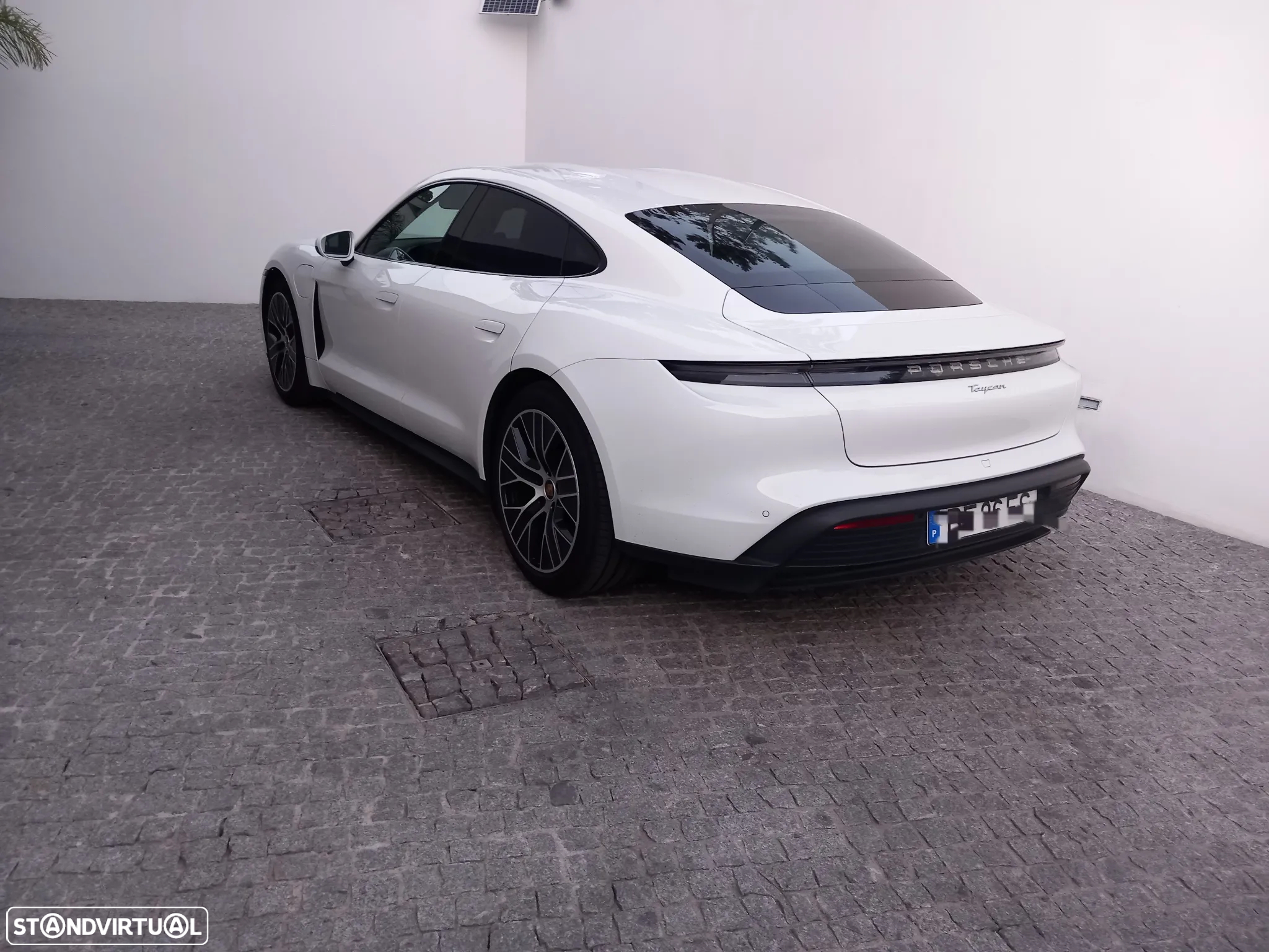 Porsche Taycan - 7