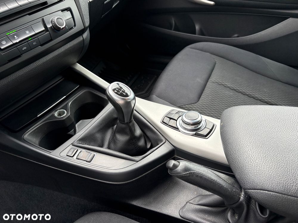 BMW Seria 1 116d DPF - 11
