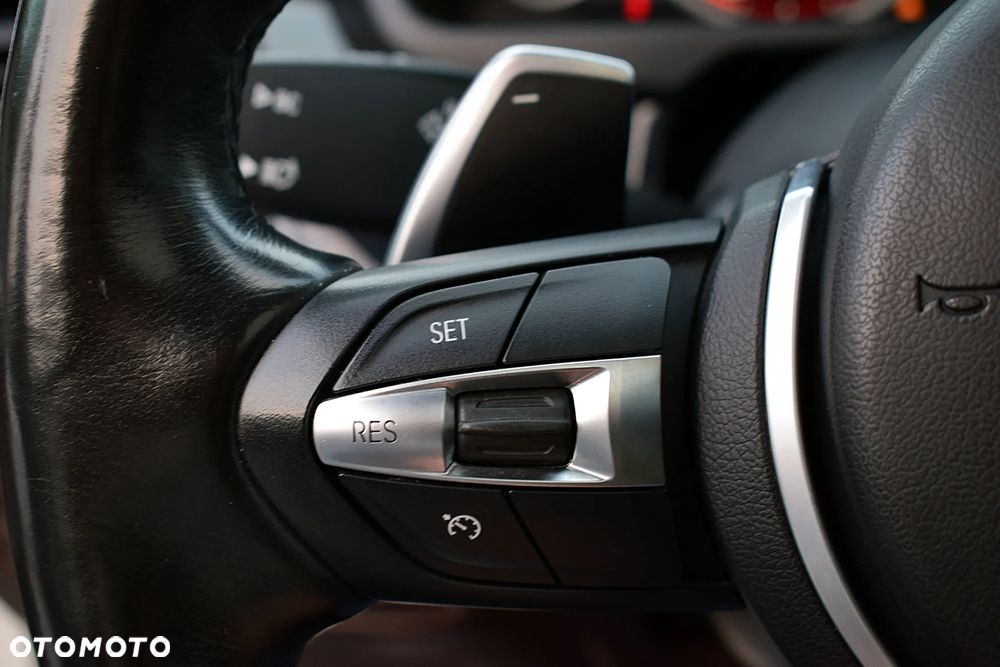 BMW X5 xDrive50i Sport-Aut - 9