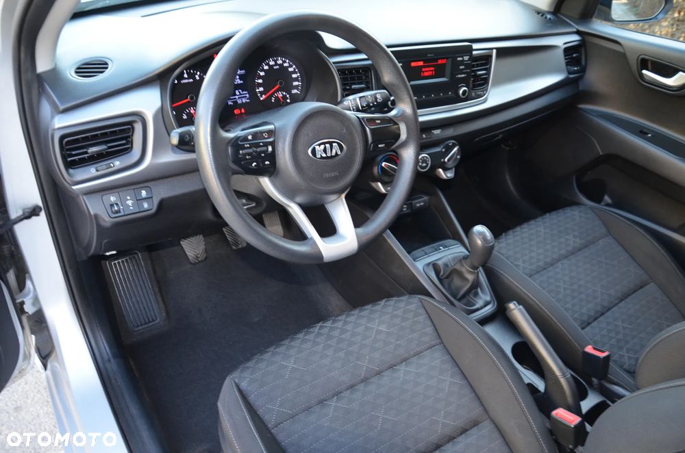 Kia Rio 1.4 M - 12