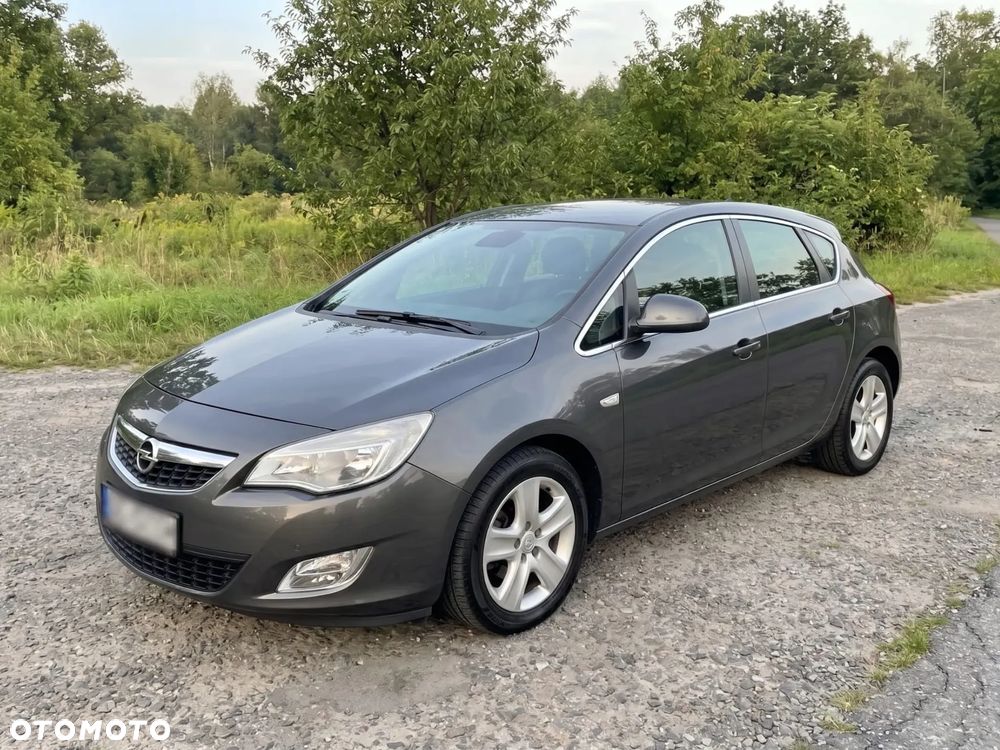 Opel Astra 2010 photo 5