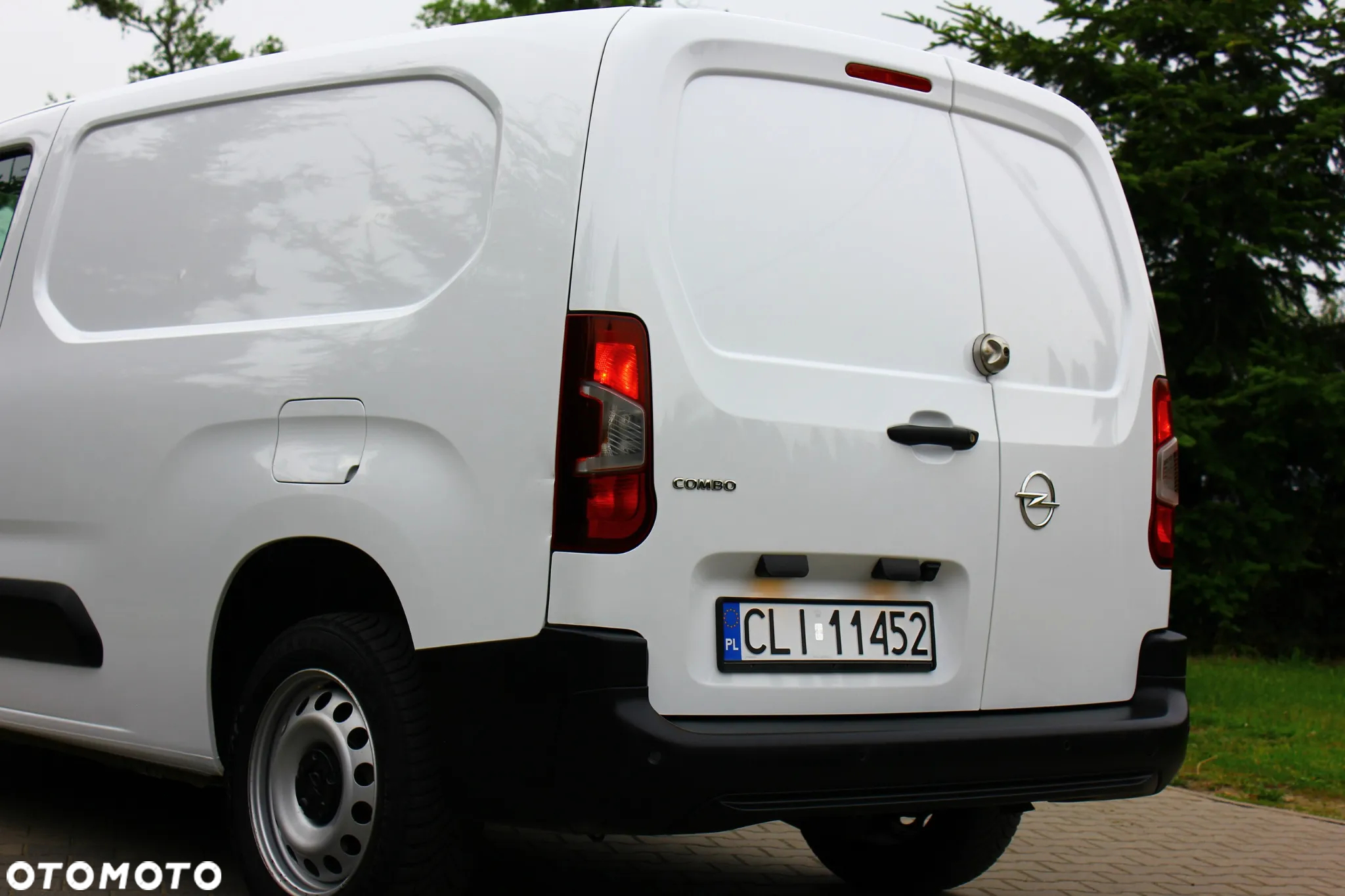 Opel Combo 1.5 CDTI 102KM LONG L2 3 OSOBOWY  NAVIGACJA KAMERA COFANIA CLIMATRONIC DWUSTREFOWY - 10