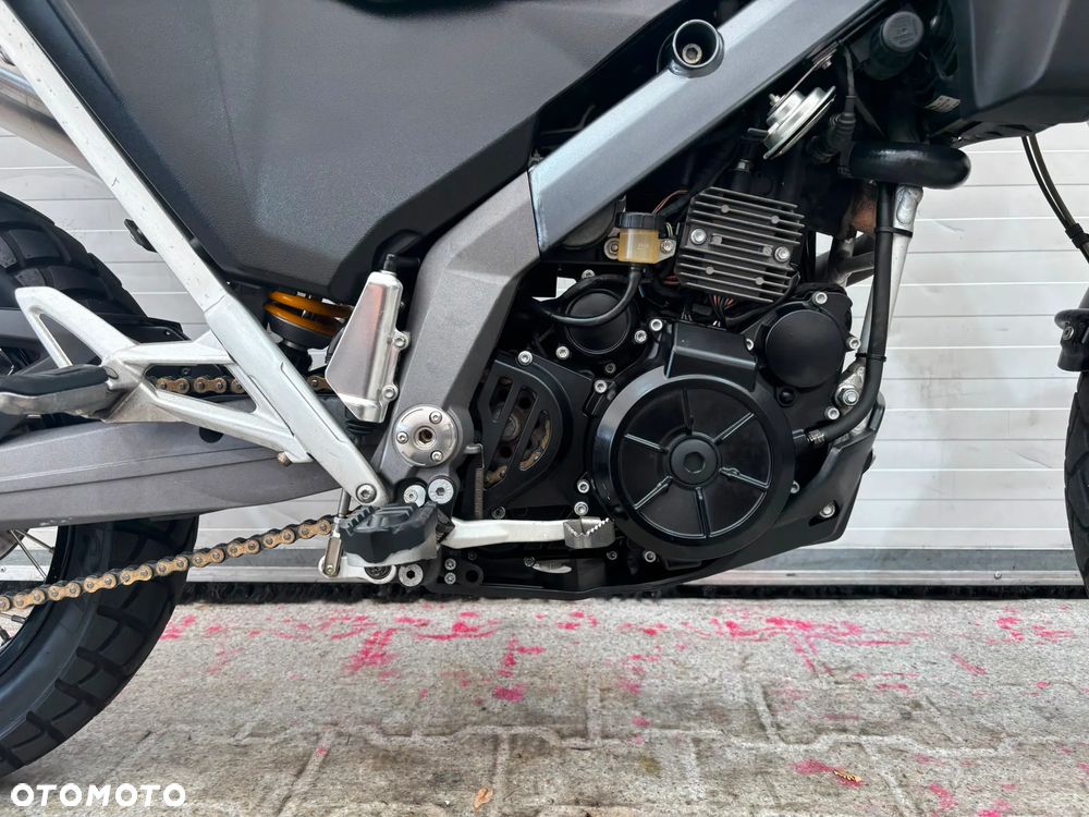 BMW G - 25