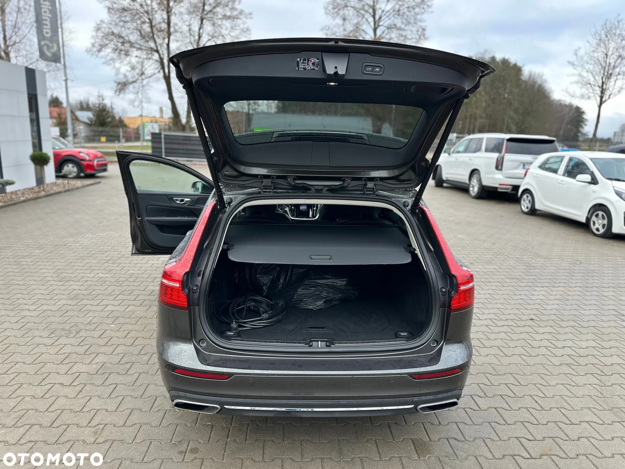 Volvo V60 T6 AWD Plug-In Hybrid Inscription - 11