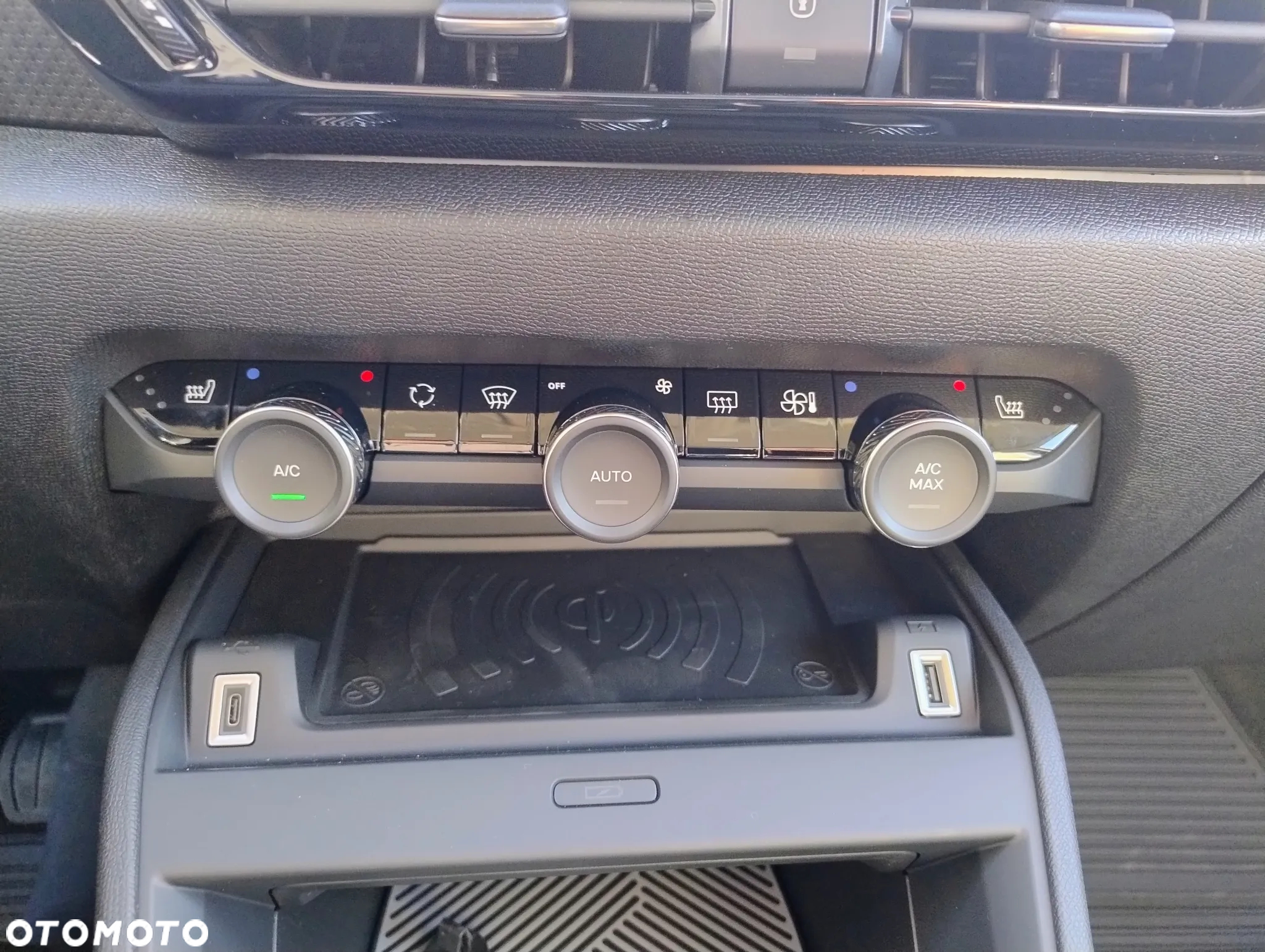 Citroën C4 e-C4 EV156 54kWh Max - 17