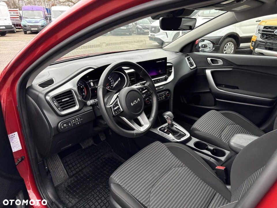 Kia Ceed - 16