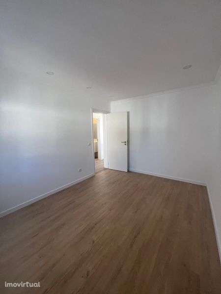 T1 para arrendamento em Fernão Ferro, Seixal - Grande imagem: 5/9