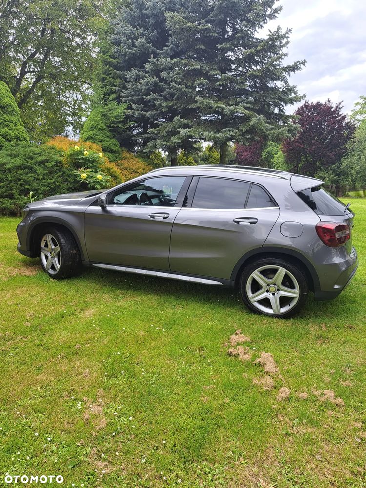 Mercedes-Benz GLA 250 4Matic 7G-DCT AMG Line - 10