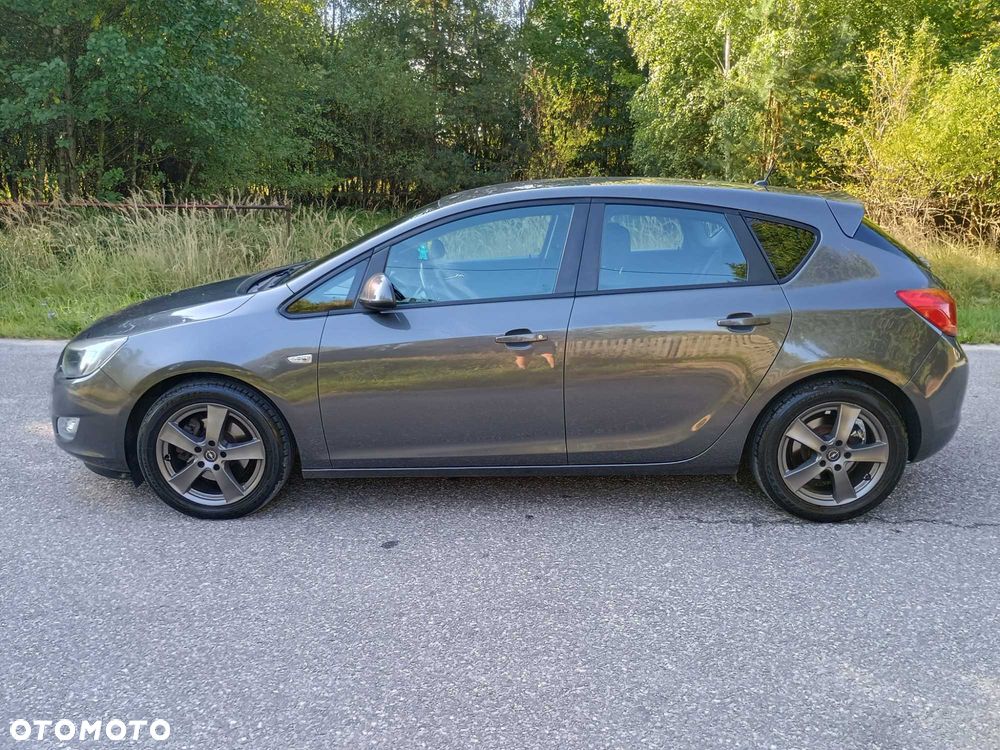 Opel Astra 2012 photo 5