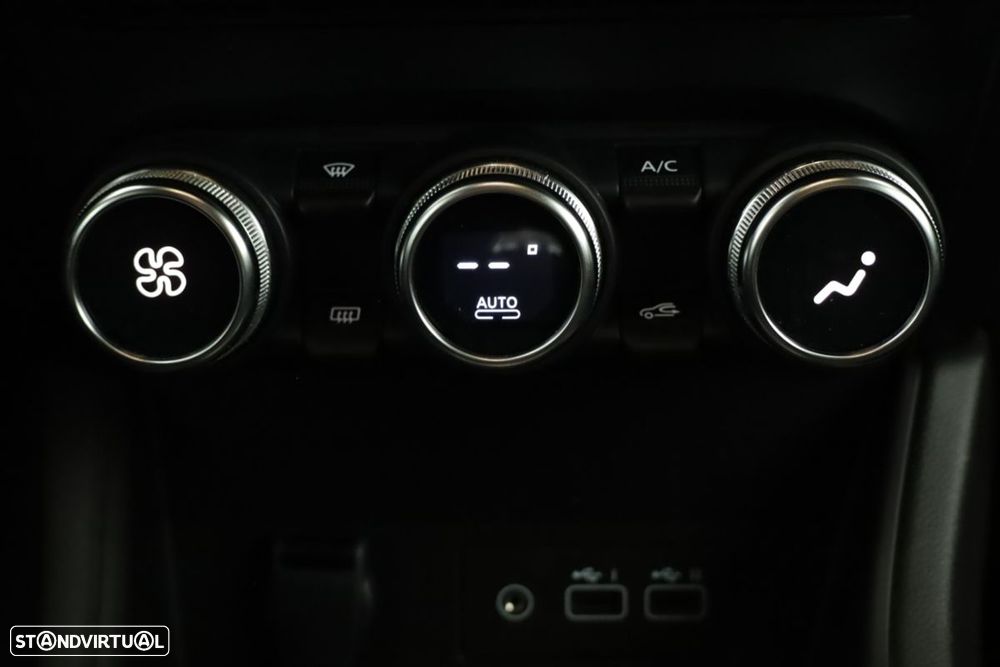 Renault Captur 1.0 TCe Techno Bi-Fuel - 13