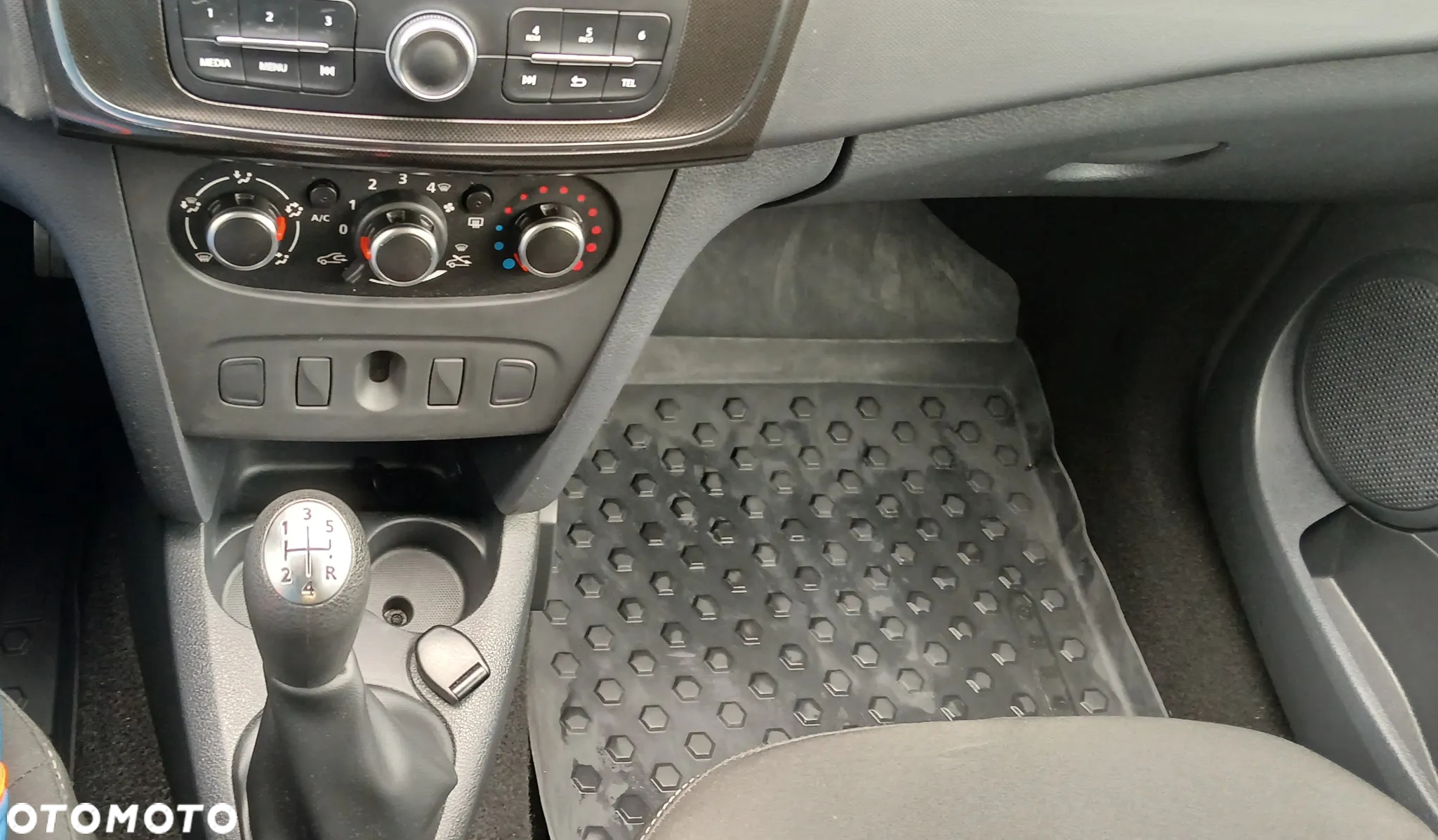 Dacia Sandero 1.2 16V Laureate - 9