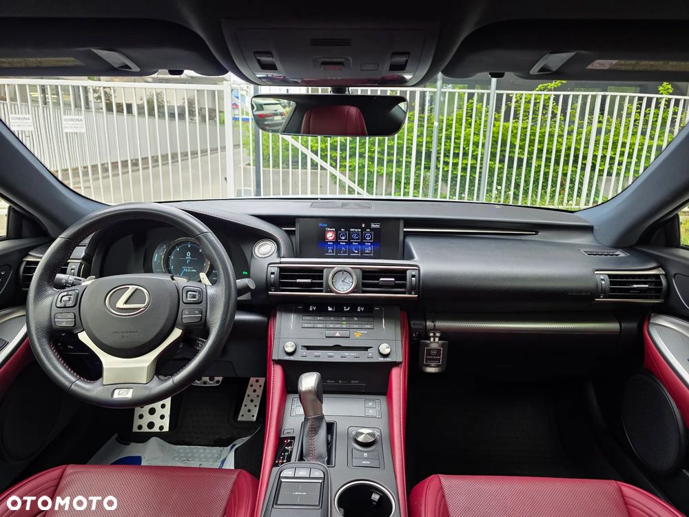 Lexus RC - 10