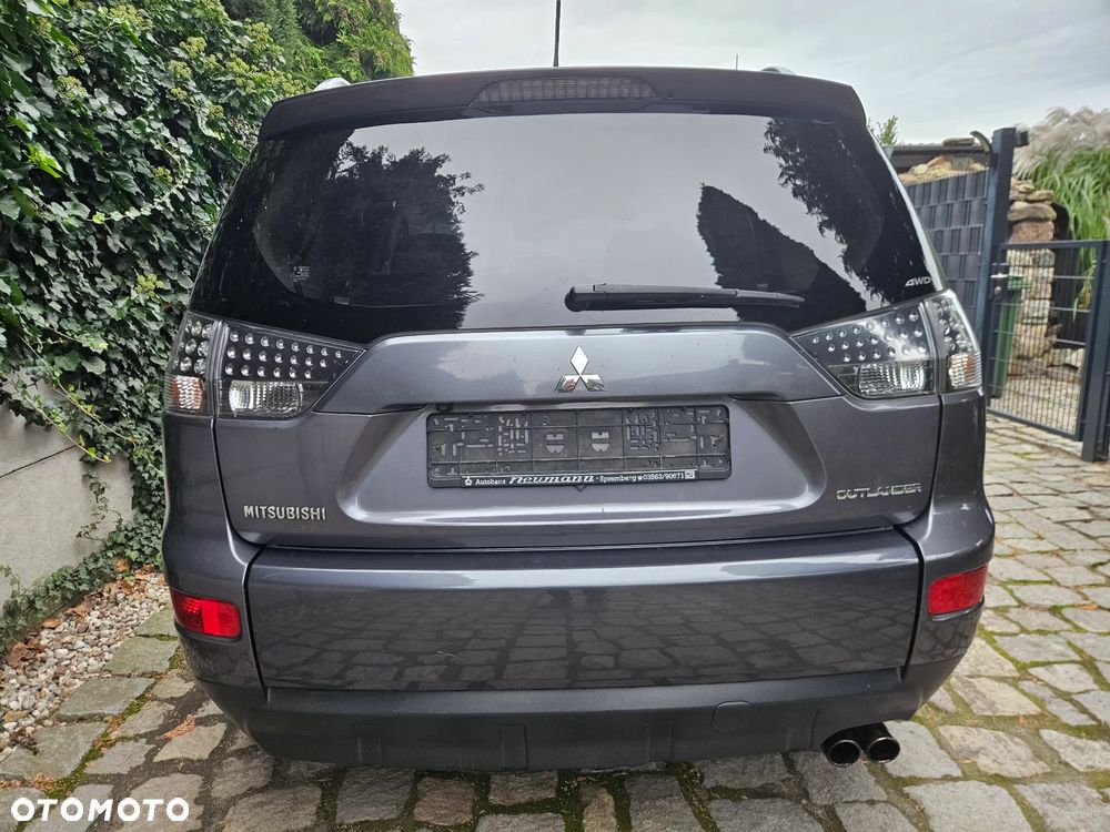 Mitsubishi Outlander 2.2 DI-D 4WD Intense - 8