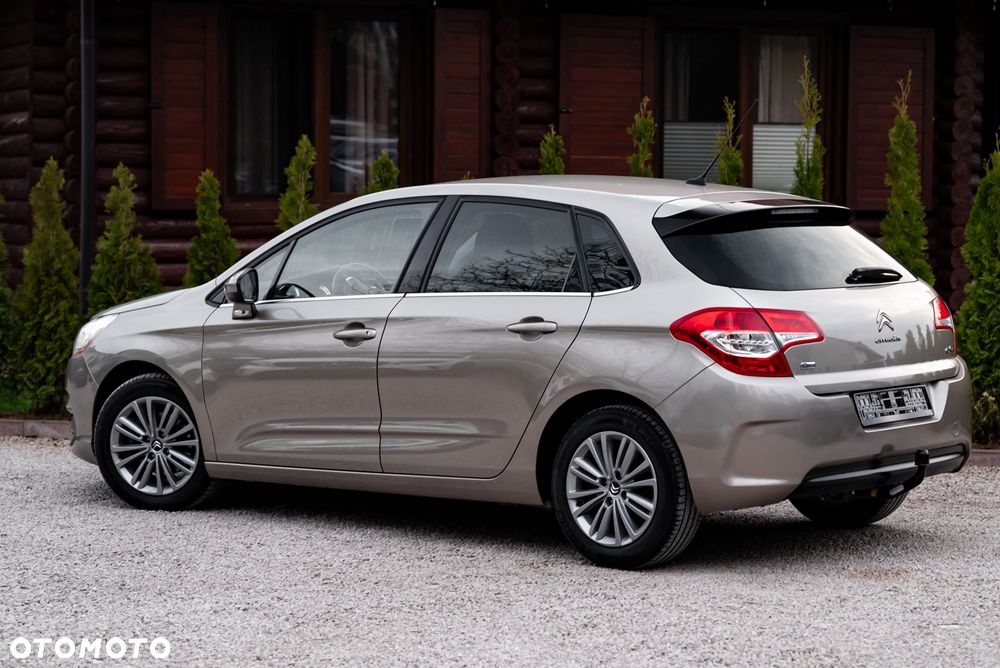 Citroën C4 e-HDi 110 Selection - 10