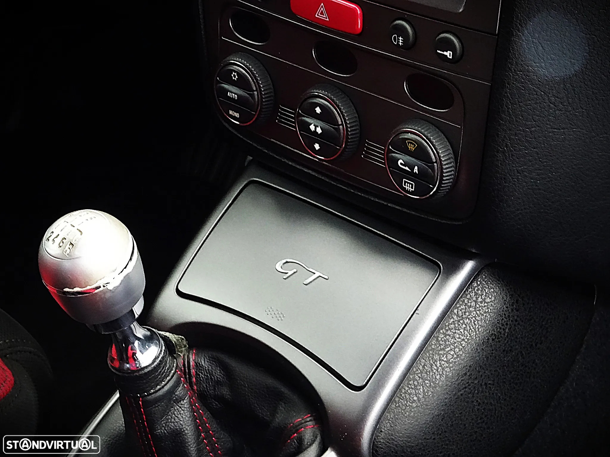 Alfa Romeo GT 1.9 JTD M-JET Q2 - 8