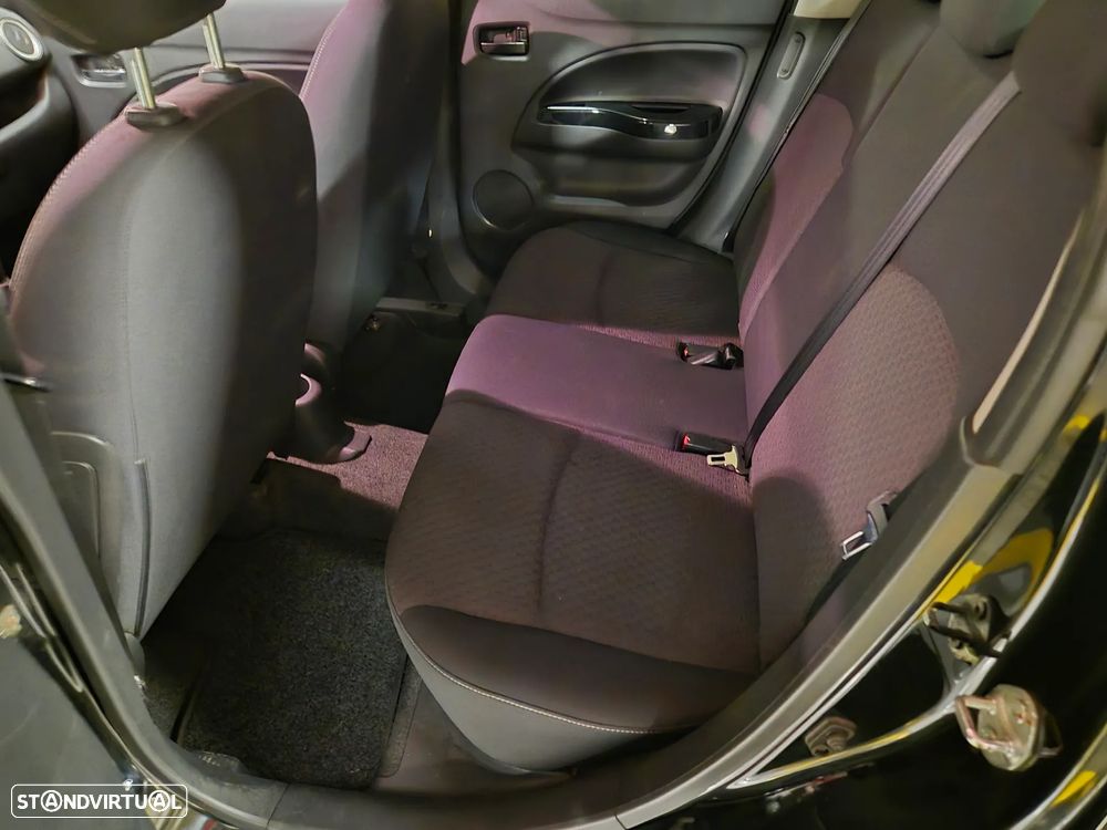 Mitsubishi Space Star 1.2 Intense - 27