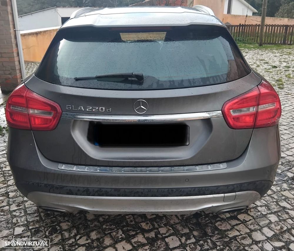Mercedes-Benz GLA 220 d - 2