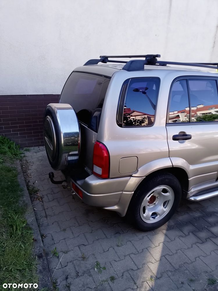 Suzuki Grand Vitara 2.0 - 5