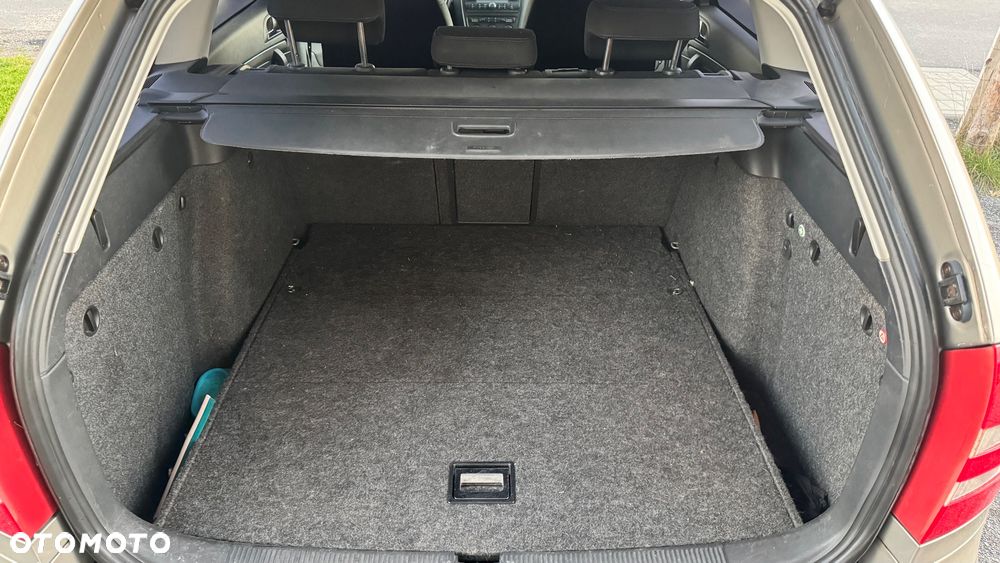 Skoda Octavia 2.0 FSI Elegance Tiptr - 13