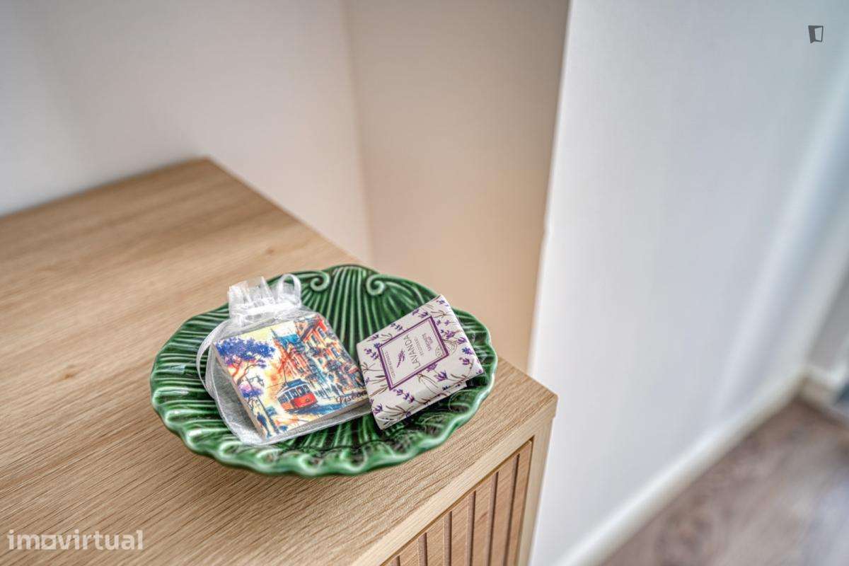 Quarto - localizado em São Sebastião Lisbon - Grande imagem: 5/20